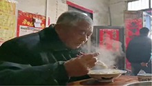 一碗水饺只卖3元，75岁“水饺夫妻”说不能卖太贵！